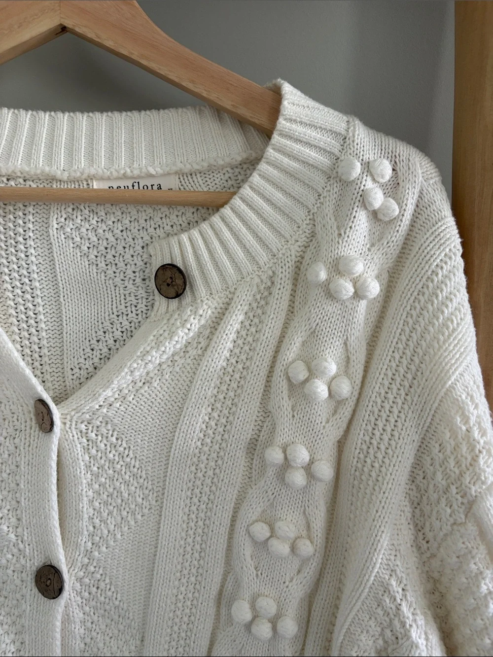 New Neuflora Ivory Embroidered Cardigan XS - Picture 3 of 6